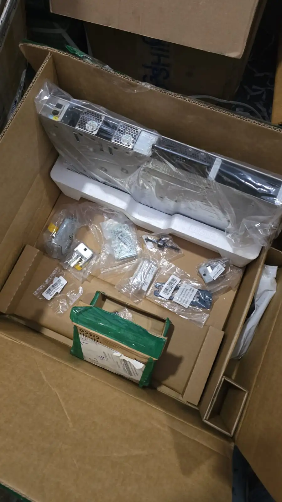 Catalyst 9200L Port (C9200L-24P-4G-A) Merk Cisco @ 1 pc